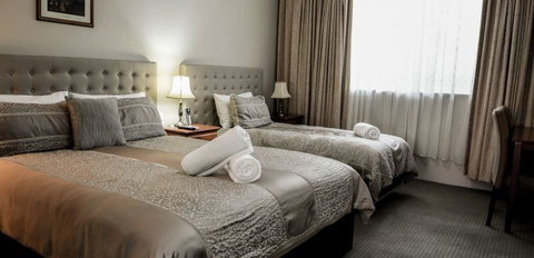 Cotswold Gardens - SA Accommodation 2