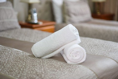 Cotswold Gardens - SA Accommodation 4