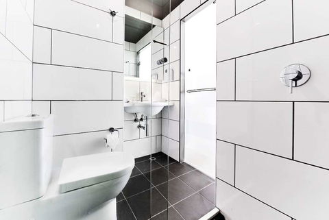 Essence Hotel Carlton - SA Accommodation 7