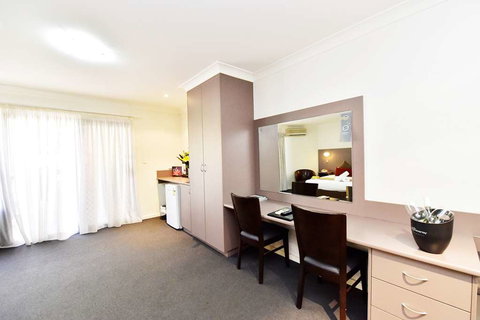 Diplomat Motel Alice Springs - SA Accommodation 11