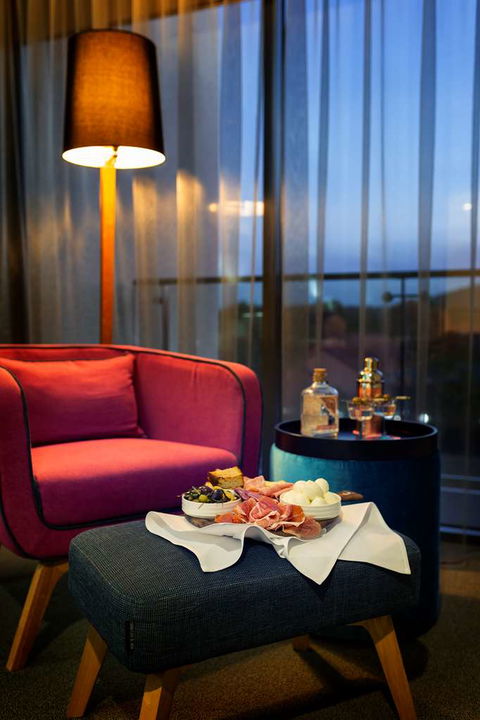 East Hotel - SA Accommodation 12