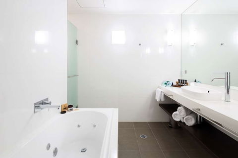 East Hotel - SA Accommodation 14