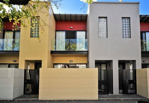 RNR Apartments, Adelaide - SA Accommodation 0