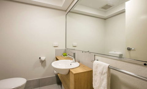 Kawana Waters Hotel By NightCap - SA Accommodation 3