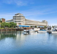 Shangri-La Hotel The Marina - SA Accommodation