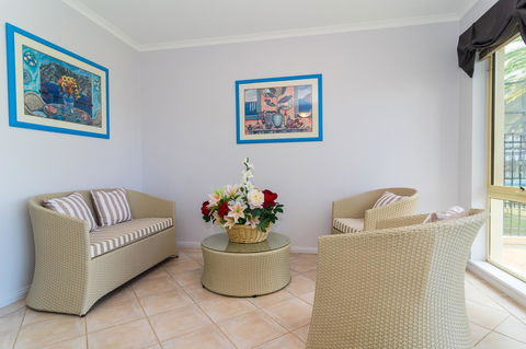 Port Adelaide Harbourside House - SA Accommodation 4