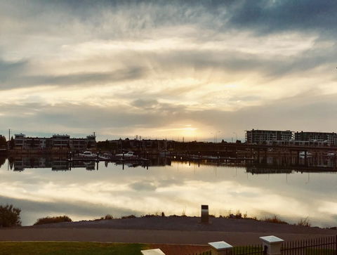 Port Adelaide Harbourside House - SA Accommodation 1