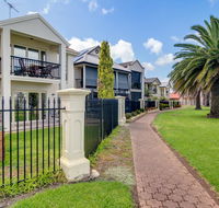 Port Adelaide Harbourside House - SA Accommodation