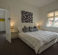 Cowan Street Bungalow - SA Accommodation