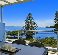 Lakeside Waterfront Apartment 18 The Entrance - SA Accommodation