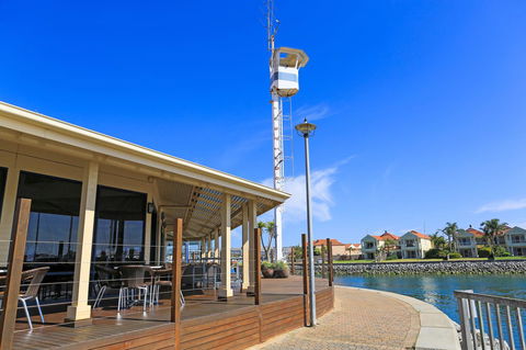 Marina Hotel - SA Accommodation 36