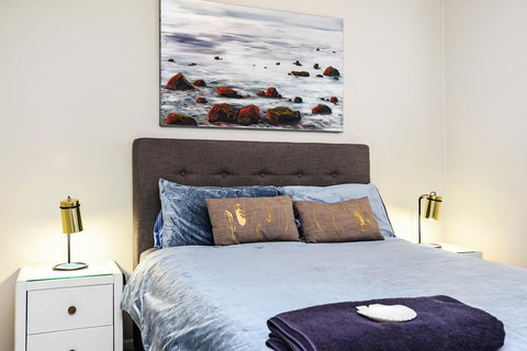 Ainslie Roberts Drive Retreat - SA Accommodation 6