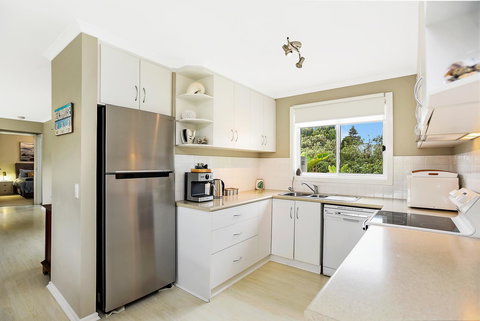 Ainslie Roberts Drive Retreat - SA Accommodation 3