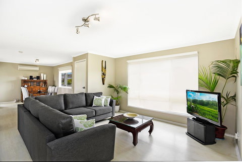 Ainslie Roberts Drive Retreat - SA Accommodation 0