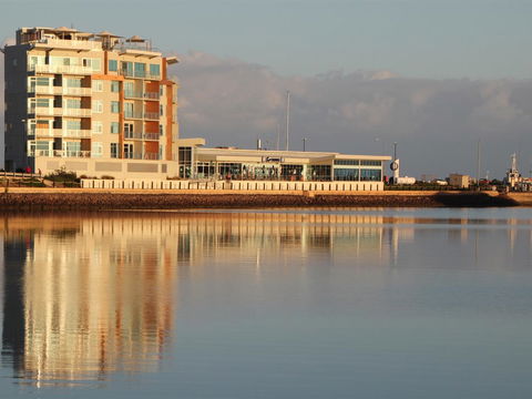 Wallaroo Marina Luxury Apartment - SA Accommodation 3
