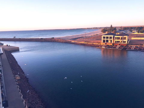 Wallaroo Marina Luxury Apartment - SA Accommodation 25