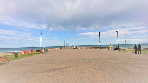 Hi 5 Glenelg Studio Apartment - SA Accommodation 27