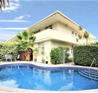Hi 5 stars Glenelg Studio Apartment - SA Accommodation