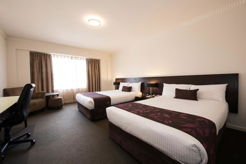 Hotel Grand Chancellor Adelaide - SA Accommodation 2
