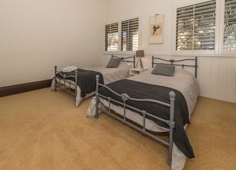 The Tudor House - SA Accommodation 14