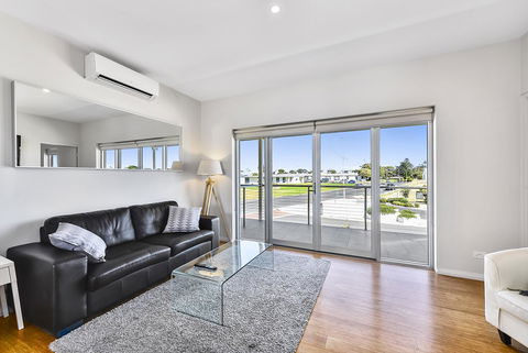 Aloha Waterfront Properties - SA Accommodation 26