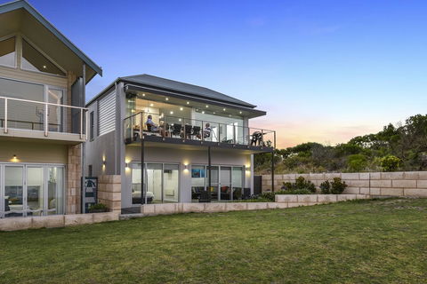 Aloha Waterfront Properties - SA Accommodation 2