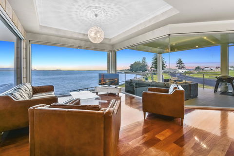 Aloha Waterfront Properties - SA Accommodation 4