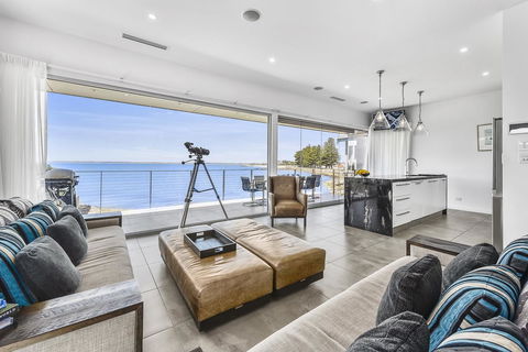 Aloha Waterfront Properties - SA Accommodation 3