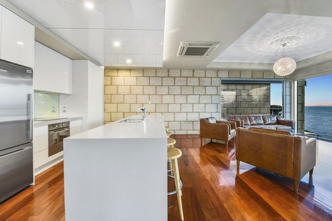 Aloha Waterfront Properties - SA Accommodation 22