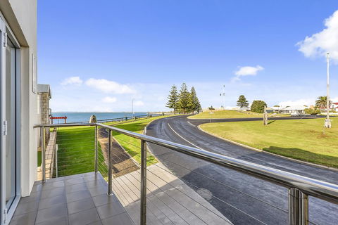 Aloha Waterfront Properties - SA Accommodation 14