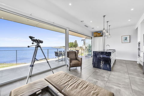 Aloha Waterfront Properties - SA Accommodation 8