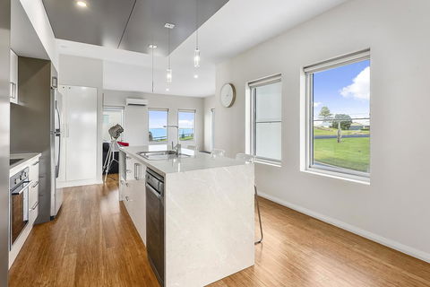 Aloha Waterfront Properties - SA Accommodation 6