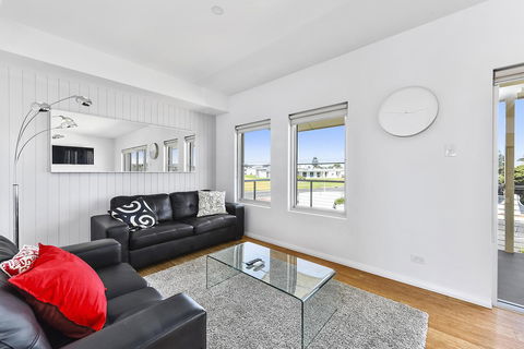 Aloha Waterfront Properties - SA Accommodation 17