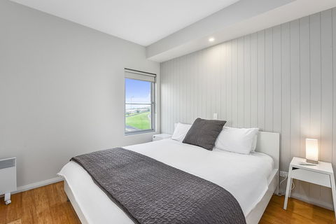 Aloha Waterfront Properties - SA Accommodation 13