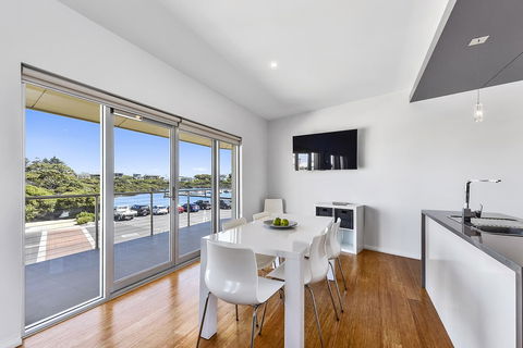 Aloha Waterfront Properties - SA Accommodation 20