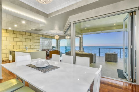 Aloha Waterfront Properties - SA Accommodation 9