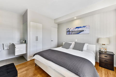 Aloha Waterfront Properties - SA Accommodation 21