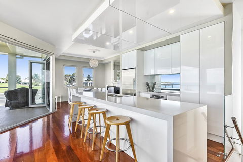 Aloha Waterfront Properties - SA Accommodation 7