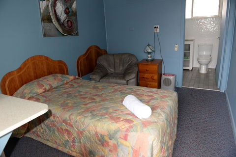 Ardeanal Motel - SA Accommodation 38
