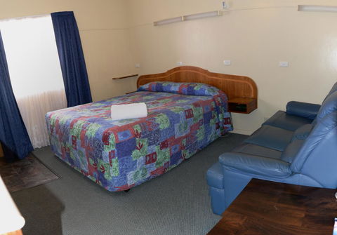 Ardeanal Motel - SA Accommodation 11