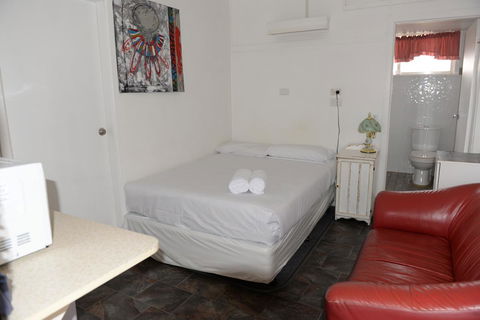 Ardeanal Motel - SA Accommodation 25