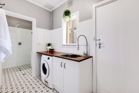 Cute And Cosy - Events, Workers, Getaways - SA Accommodation 11