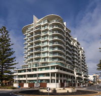 Oaks Liberty Towers - SA Accommodation