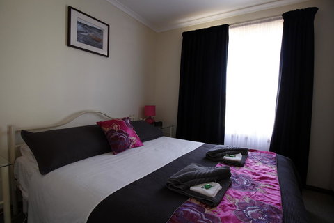 Cape Jervis Holiday Units - SA Accommodation 4