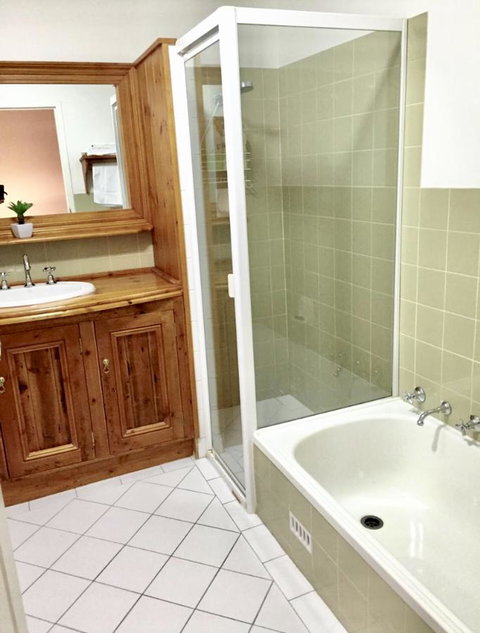 Superb Townhouse In North Adelaide - SA Accommodation 12