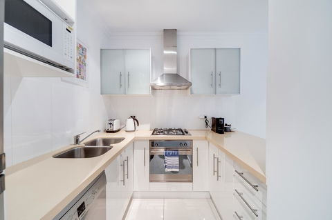 York Apartments On Grenfell - SA Accommodation 3