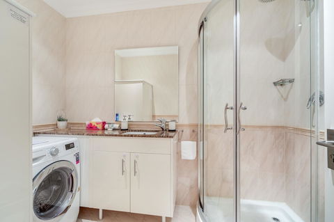 York Apartments On Grenfell - SA Accommodation 15