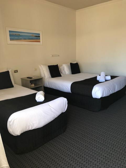 Bay Motel Hotel - SA Accommodation 4