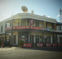 Commercial Hotel Morgan - SA Accommodation