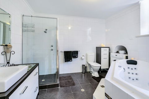 \'THE CHURCH\' Guest Home, Gawler Barossa Region - SA Accommodation 5